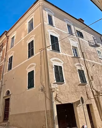 alloggio ristrutturato e arredato