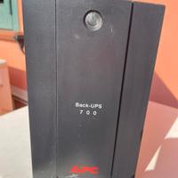 Gruppo di continuità APC Back-UPS 700 VA - 390 W -