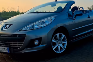 PEUGEOT 207 1.6 8V HDi 112CV CC Féline