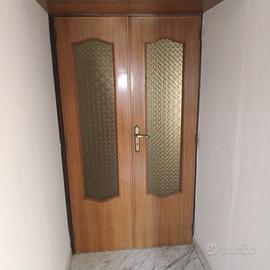 Porta interna in legno con vetro satinato completa