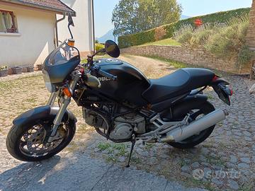 Ducati Monster 900