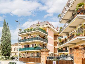 Appartamento di 120 m² con 5 locali e box auto a R