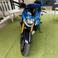Suzuki 750GSR