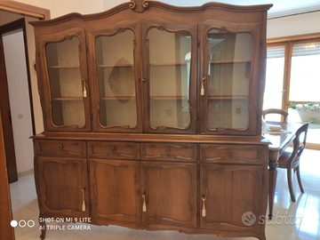 Sala da pranzo completa stile classico