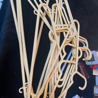 Appendiabiti plastica e legno Grucce