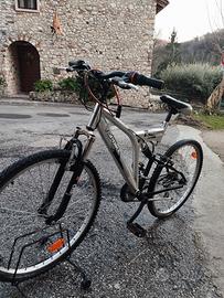 bici da ragazzo ( MTB) ammortizzata 