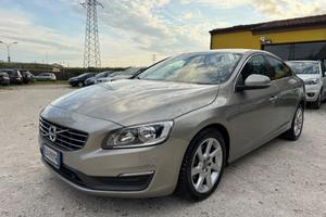 Volvo S60 D4 R-design UNICO TOP
