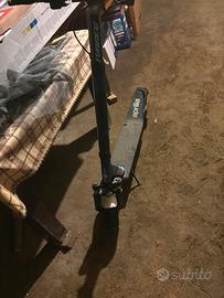 Monopattino elettrico Aprilia Tuareg