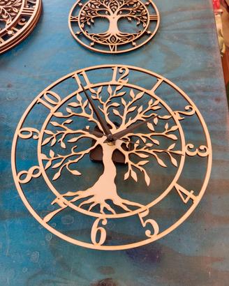 orologio da parete in legno raffigurante un ulivo