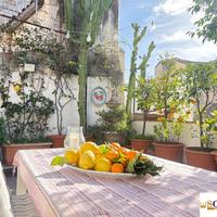 CENTRO STORICO: CASA INDIPENDENTE SU 3 LIVELLI