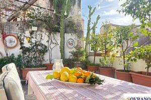 CENTRO STORICO: CASA INDIPENDENTE SU 3 LIVELLI