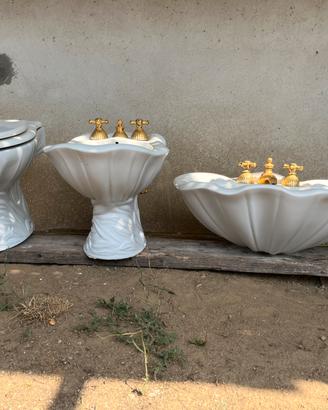 Sanitari lavabo e colonna doccia