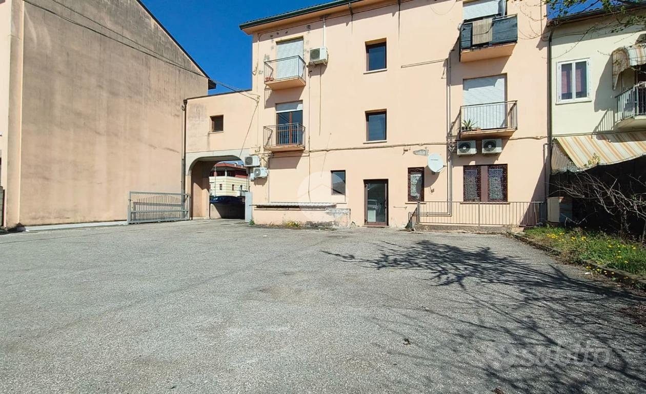 3 LOCALI A CALDIERO - Vista 3