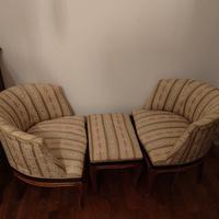 Poltrone da camera e panchetto