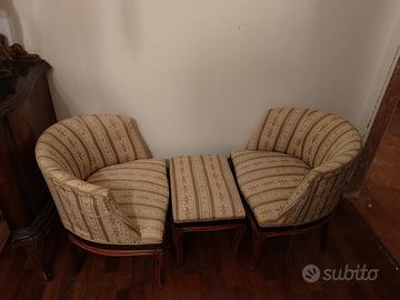 Poltrone da camera e panchetto