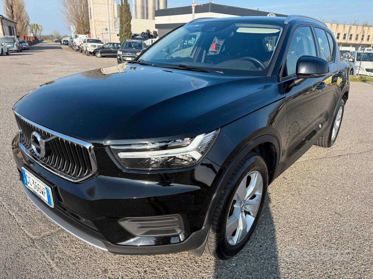 Volvo XC40 T2 Momentum Pro N1 UNICOPROPRIETARIO