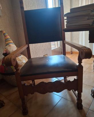 poltrona i con struttura in legno