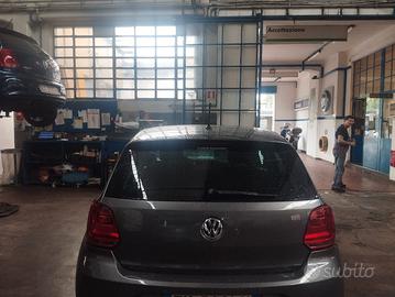 auto WW polo appena verniciata