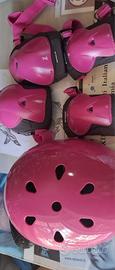 casco e protezioni per bicicletta da bambina