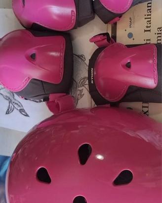 casco e protezioni per bicicletta da bambina