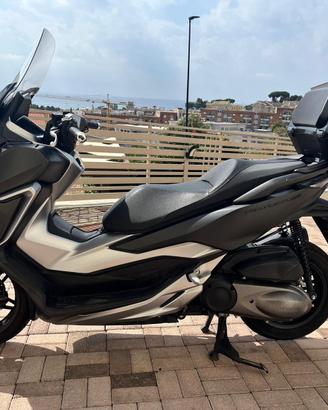 Honda Forza 300