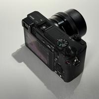 Sony Alpha A6400 + obiet. 16-50mm OSS 386 Scatti