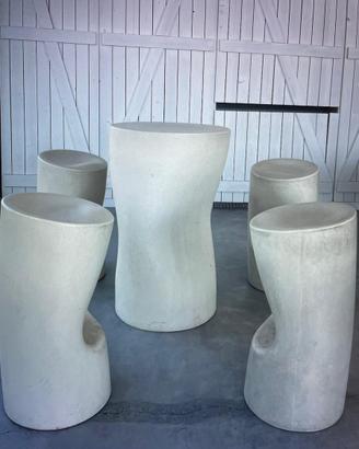 Tavolo rotondo con 4 sedie