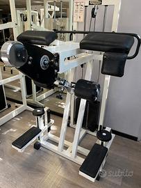 Gluteos machine marca tecnogym