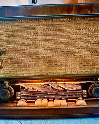 Radio a valvole Vega Fm 205