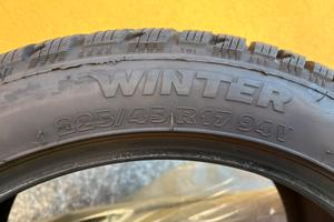 Gomme invernali  225/45 R17 94V
