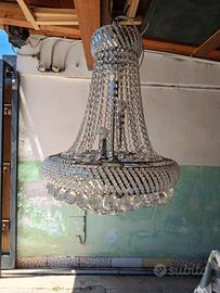 Lampadario in cristallo con pendenti 