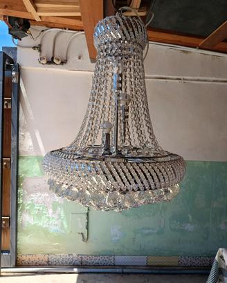 Lampadario in cristallo con pendenti 