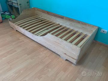 Letto legno massello con comodino