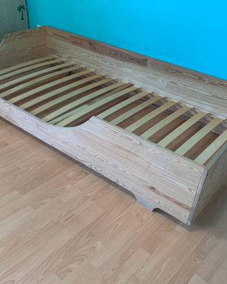 Letto legno massello con comodino