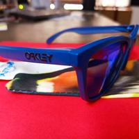 Occhiali da sole Oakley Frogskins 24-345 Polarizza