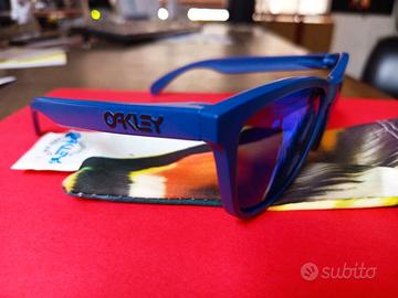 Occhiali da sole Oakley Frogskins 24-345 Polarizza