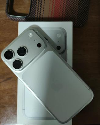iPhone 17 pro 256 giga silver