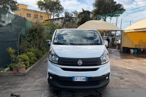 Furgone talento attrezzato da lavoro tecnico