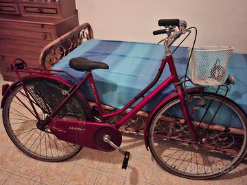 Ellesse bicicletta rossa