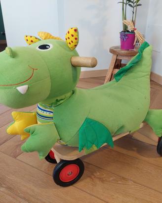 Drago di peluche cavalcabile con ruoe