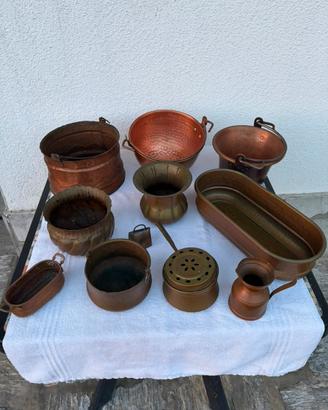 Paioli, portavasi e vari oggetti in rame