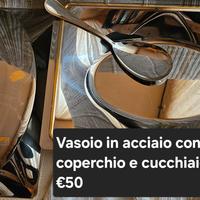 vassoio in acciaio inox.