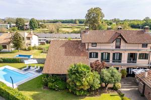 Villa di 395 m² con 4 locali e box auto doppio a C