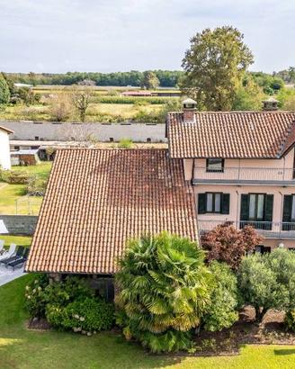 Villa di 395 m² con 4 locali e box auto doppio a C