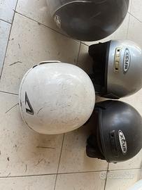 Caschi usati Airoh e Zeus