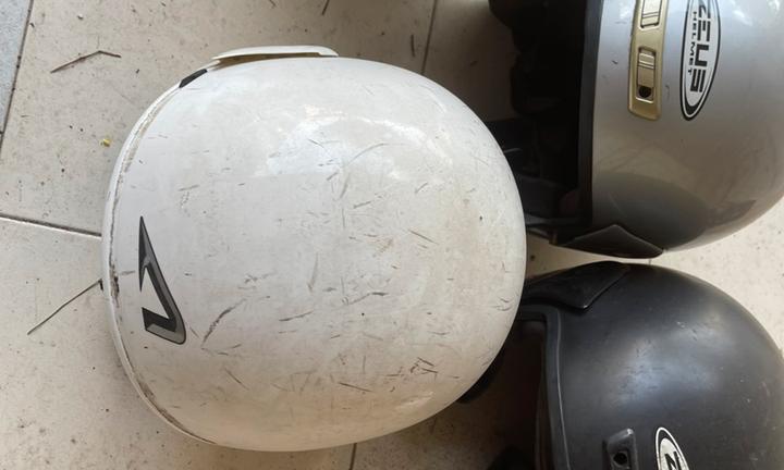 Caschi usati Airoh e Zeus