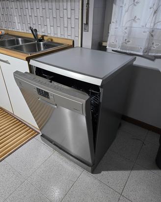 LAVASTOVIGLIE ELECTROLUX 
