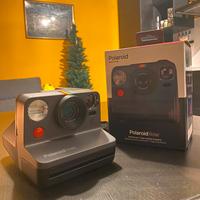 Polaroid Now + 4 foto a colori