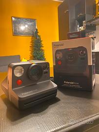 Polaroid Now + 4 foto a colori