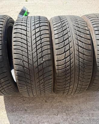 Gomme invernali Brigestone 225/40 R18 92V